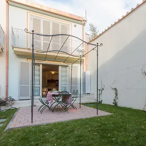  Apartment Borgo Guelfo Vii Italy